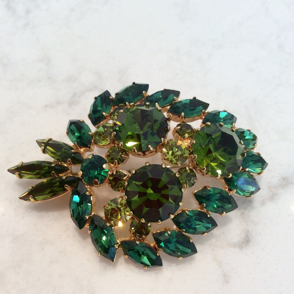 Vintage Green Leaf Rhinestone/Crystal Brooch